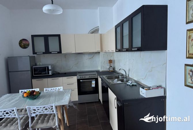 Shtepi me qera 2+1 ne Tirane - 400 Euro
