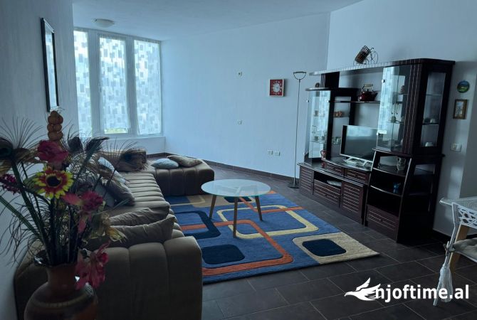 Shtepi me qera Apartament ne Tirane, 2+1, Mobilimi E mobiluar, Pagesa 400  Euro.