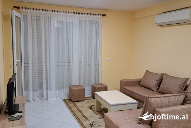 Shtepi me qera 1+1 ne Tirane - 450 Euro