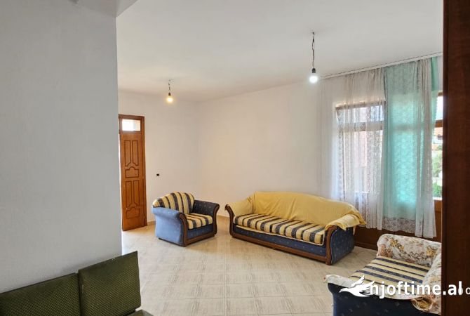 Shtepi me qera Apartament ne Tirane, 2+1, Mobilimi E mobiluar, Pagesa 550  Euro.