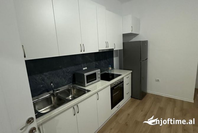 Shtepi me qera 2+1 ne Tirane - 450 Euro