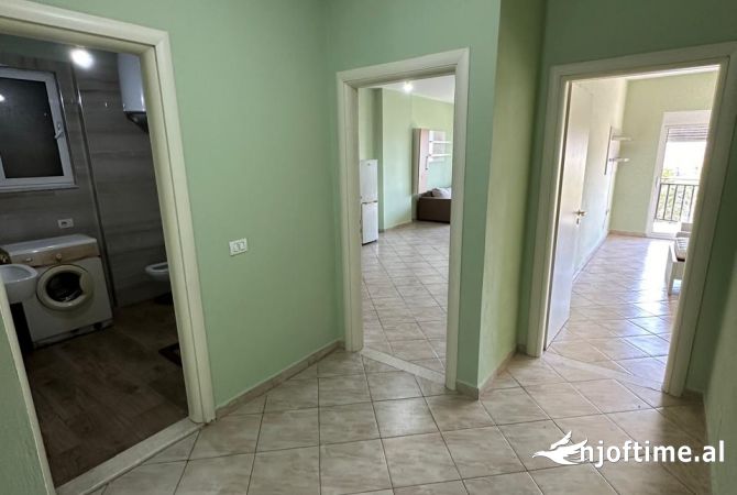 Shtepi me qera Apartament ne Tirane, 2+1, Mobilimi E mobiluar, Pagesa 400  Euro.