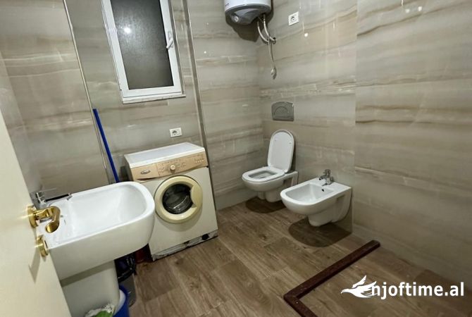 Shtepi me qera 2+1 ne Tirane - 400 Euro