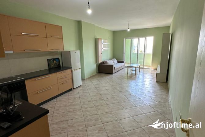 Shtepi me qera 2+1 ne Tirane - 400 Euro