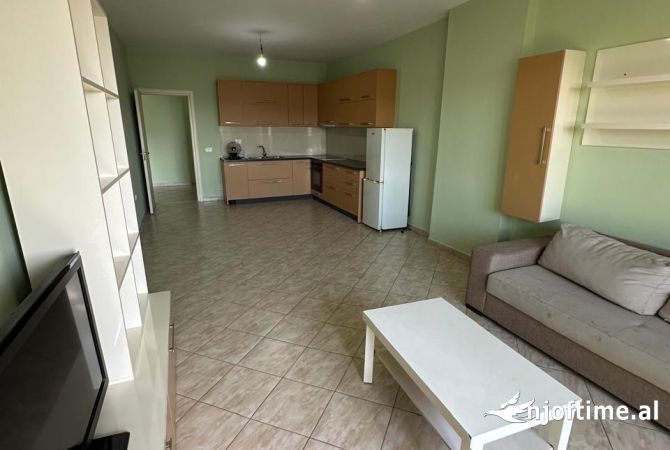 Shtepi me qera 2+1 ne Tirane - 400 Euro