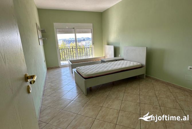 Shtepi me qera Apartament ne Tirane, 2+1, Mobilimi E mobiluar, Pagesa 400  Euro.