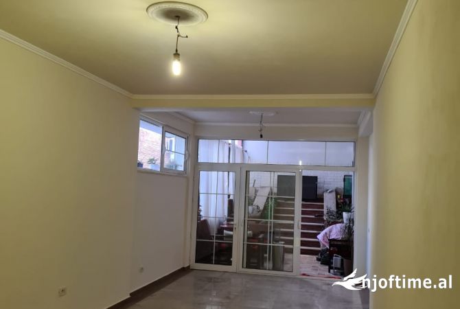 Shtepi me qera 3+1 ne Tirane - 700 Euro