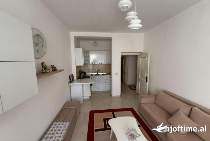 Shtepi me qera 2+1 ne Tirane - 500 Euro