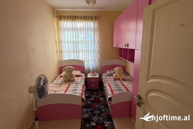 Shtepi me qera Apartament ne Tirane, 2+1, Mobilimi E mobiluar, Pagesa 500  Euro.