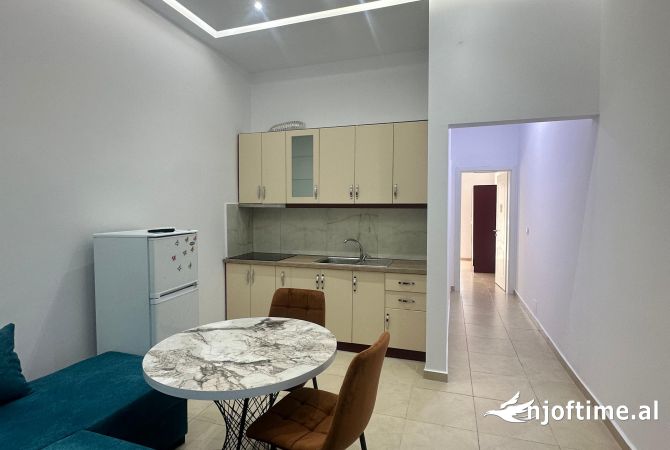 Shtepi me qera 1+1 ne Tirane - 400 Euro