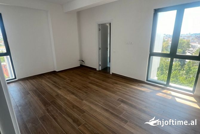 Shtepi me qera 3+1 ne Tirane - 650 Euro