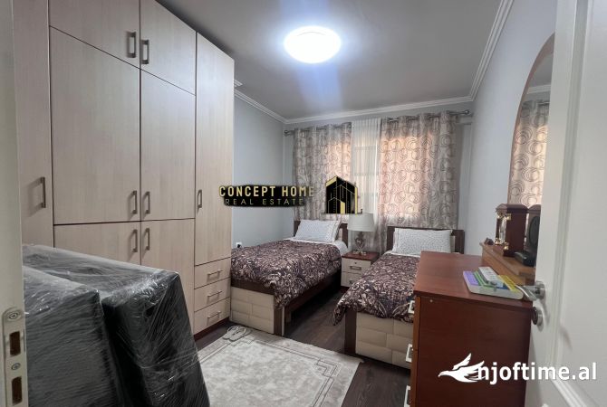 Shtepi ne shitje Apartament ne Tirane, 2+1, Mobilimi E mobiluar, Pagesa 295,001  Euro.