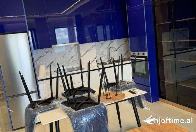 Shtepi ne shitje Apartament ne Vlore, 2+1, Mobilimi E mobiluar, Pagesa 210,000  Euro.