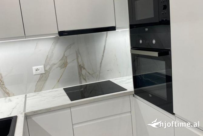 Shtepi ne shitje Apartament ne Vlore, 2+1, Mobilimi E mobiluar, Pagesa 230,000  Euro.
