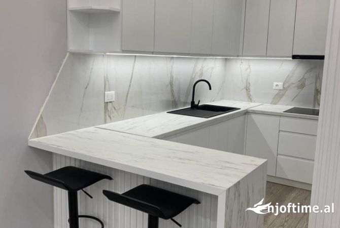 Shtepi ne shitje Apartament ne Vlore, 2+1, Mobilimi E mobiluar, Pagesa 230,000  Euro.