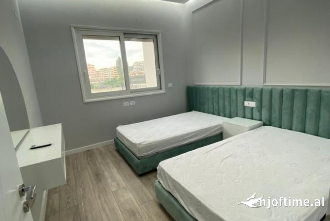 Shtepi ne shitje Apartament ne Vlore, 2+1, Mobilimi E mobiluar, Pagesa 230,000  Euro.
