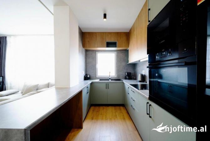 Shtepi me qera Apartament ne Tirane, 2+1, Mobilimi E mobiluar, Pagesa 900  Euro.