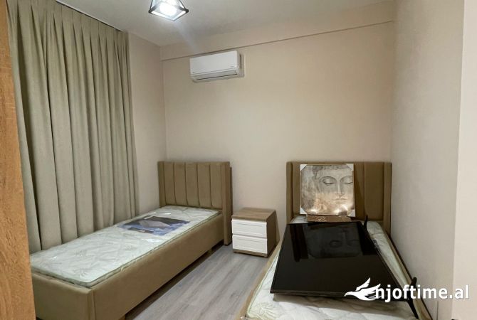 Shtepi me qera Apartament ne Tirane, 2+1, Mobilimi E mobiluar, Pagesa 650  Euro.