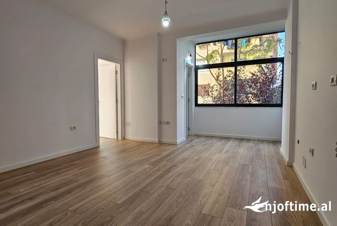 Shtepi ne shitje Apartament ne Tirane, 1+1, Mobilimi Bosh, pa mobiluar, Pagesa 108,000  Euro.