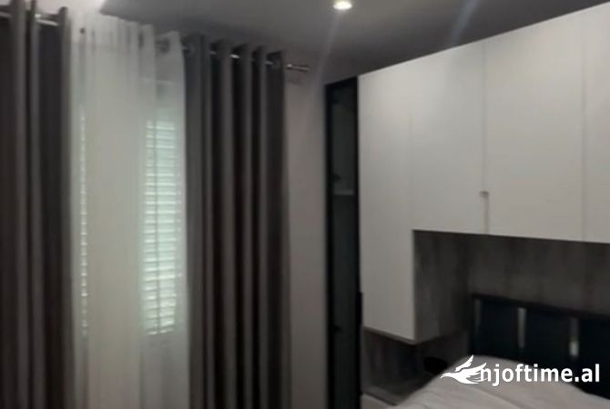 Shtepi ne shitje Apartament ne Tirane, 2+1, Mobilimi E mobiluar, Pagesa 180,000  Euro.