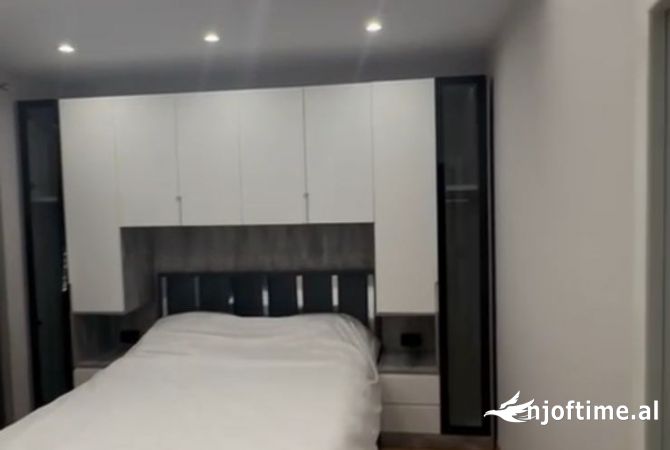 Shtepi ne shitje Apartament ne Tirane, 2+1, Mobilimi E mobiluar, Pagesa 180,000  Euro.