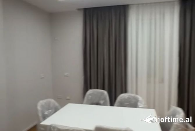 Shtepi ne shitje Apartament ne Tirane, 2+1, Mobilimi E mobiluar, Pagesa 180,000  Euro.