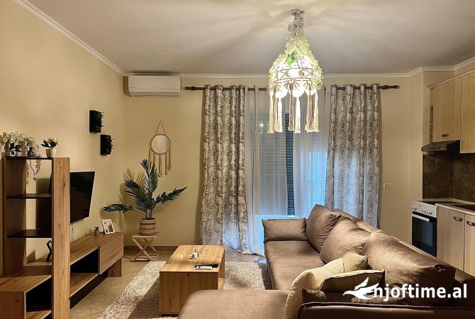 Shtepi me qera 2+1 ne Tirane - 650 Euro