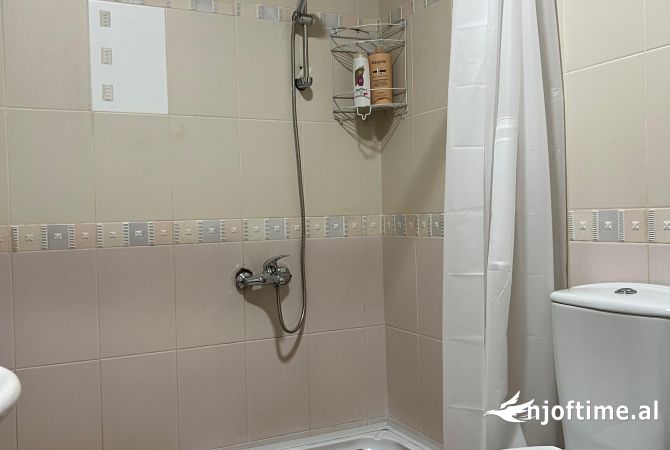 Shtepi me qera 2+1 ne Tirane - 650 Euro