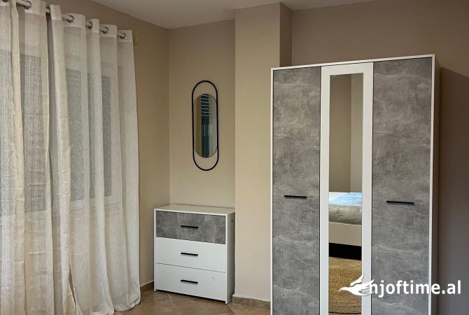 Shtepi me qera Apartament ne Tirane, 2+1, Mobilimi E mobiluar, Pagesa 650  Euro.