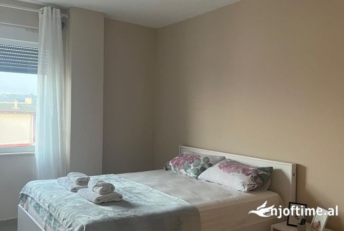 Shtepi me qera Apartament ne Tirane, 2+1, Mobilimi E mobiluar, Pagesa 650  Euro.