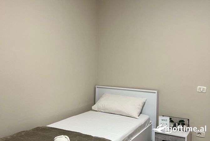 Shtepi me qera Apartament ne Tirane, 2+1, Mobilimi E mobiluar, Pagesa 650  Euro.