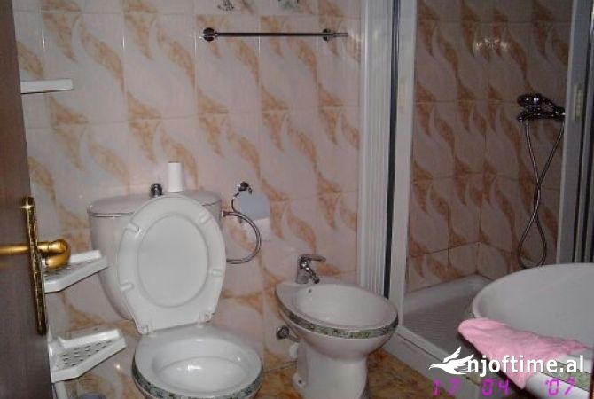 Shtepi me qera Apartament ne Tirane, 1+1, Mobilimi E mobiluar, Pagesa 650  Euro.