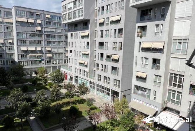 Shtepi ne shitje Apartament ne Tirane, 2+1, Mobilimi Bosh, pa mobiluar, Pagesa 335,000  Euro.