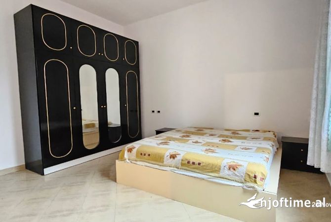 Shtepi me qera Apartament ne Tirane, 2+1, Mobilimi Pjeserisht e mobiluar, Pagesa 550  Euro.