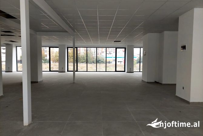 Ambient biznesi me qera 1+1 ne Tirane - 4,400 Euro