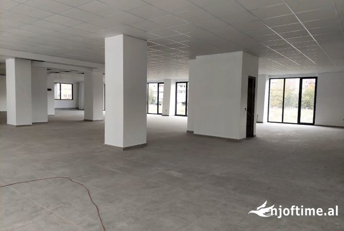 Ambient biznesi me qera 1+1 ne Tirane - 4,400 Euro
