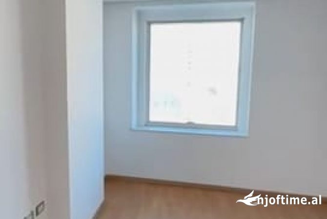 Shtepi me qera Apartament ne Tirane, 2+1, Mobilimi Bosh, pa mobiluar, Pagesa 1,000  Euro.