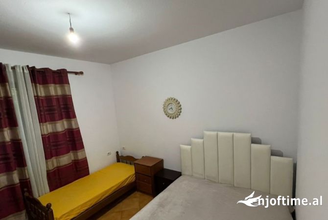 Shtepi me qera Apartament ne Tirane, 2+1, Mobilimi E mobiluar, Pagesa 450  Euro.