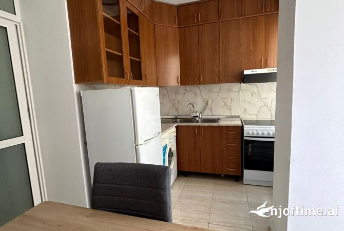 Shtepi me qera Apartament ne Tirane, 1+1, Mobilimi E mobiluar, Pagesa 63,000  Leke.