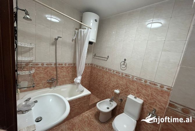 Shtepi me qera Apartament ne Tirane, 1+1, Mobilimi E mobiluar, Pagesa 63,000  Leke.
