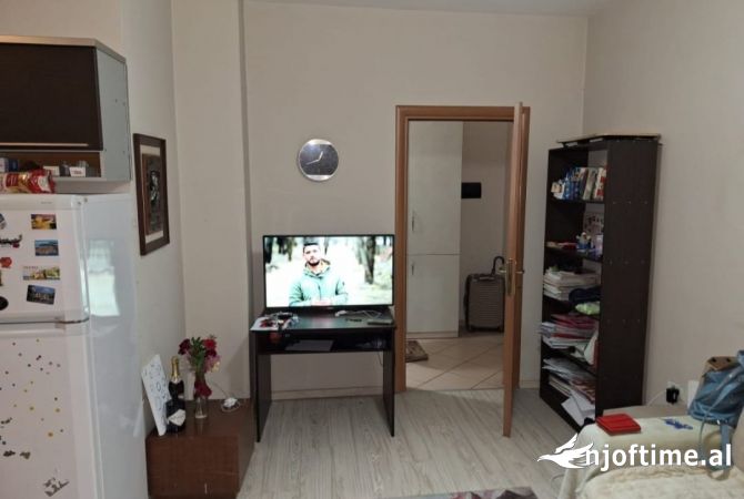 Shtepi ne shitje Apartament ne Tirane, 1+1, Mobilimi E mobiluar, Pagesa 121,550  Euro.