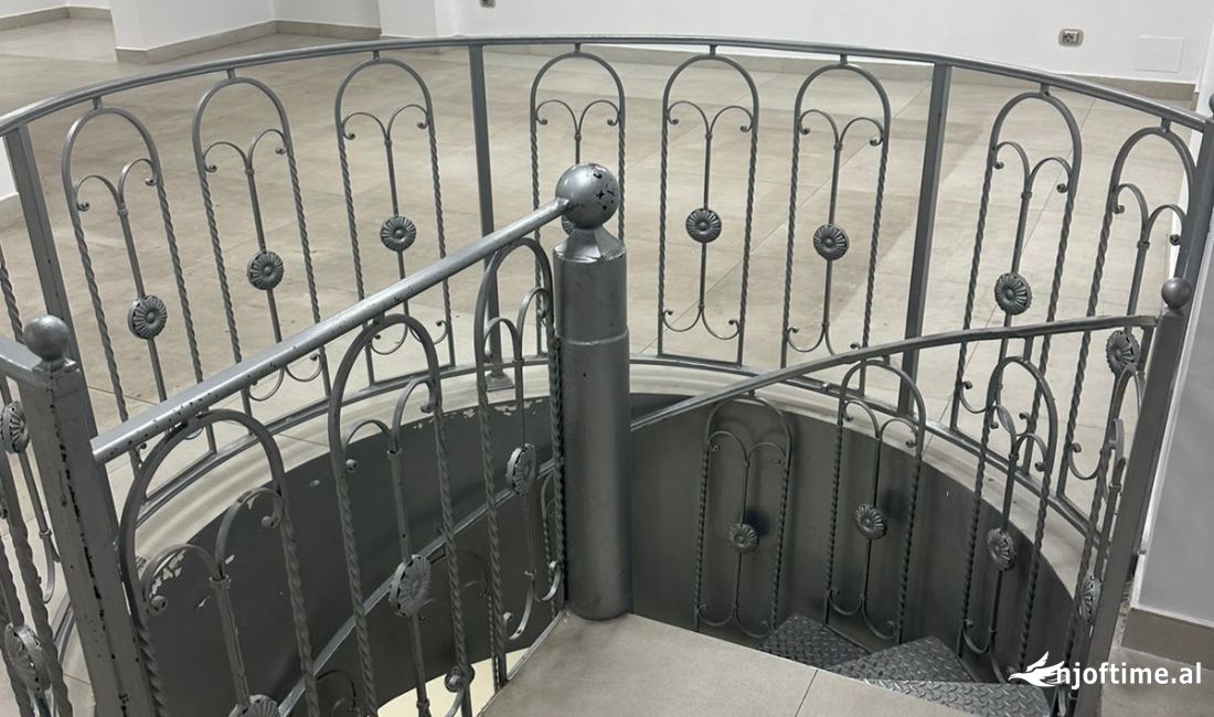 Jepet me qera ambient biznesi ne Laprake/ 1,500 Euro