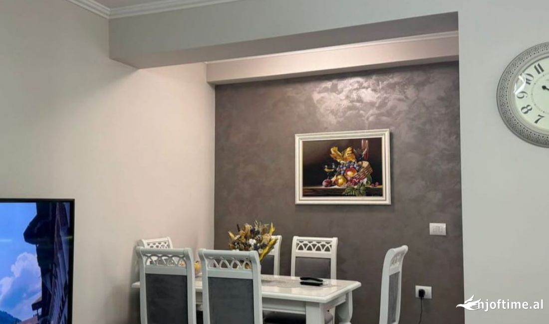 Shtepi ne shitje Apartament ne Tirane, 2+1, Mobilimi E mobiluar, Pagesa 280,000  Euro.