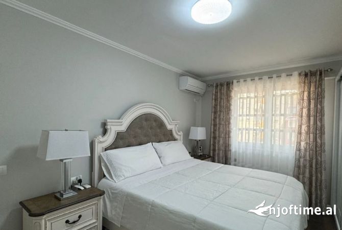 Shtepi ne shitje Apartament ne Tirane, 2+1, Mobilimi E mobiluar, Pagesa 280,000  Euro.
