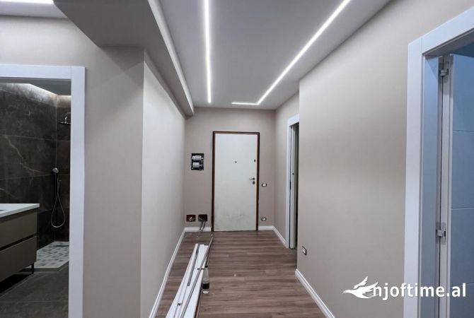 Shtepi ne shitje Apartament ne Tirane, 3+1, Mobilimi Bosh, pa mobiluar, Pagesa 210,000  Euro.
