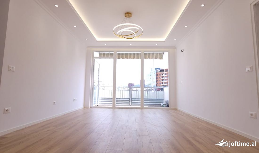 Shtepi ne shitje Apartament ne Tirane, 2+1, Mobilimi Bosh, pa mobiluar, Pagesa 210,000  Euro.