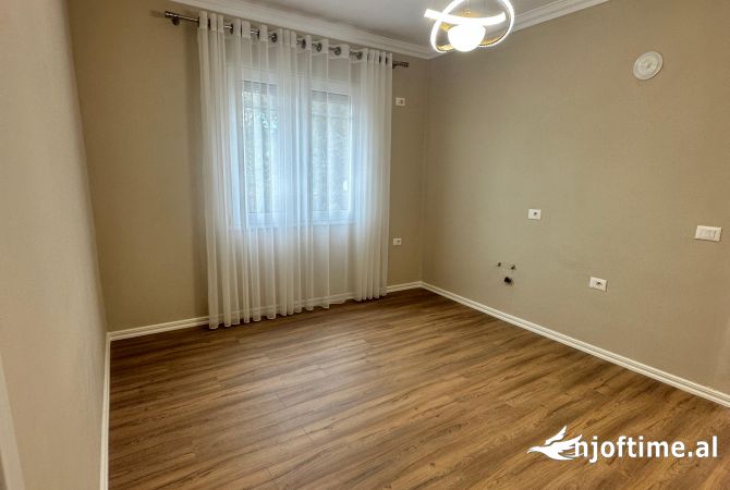 Shtepi ne shitje 1+1 ne Tirane - 125,000 Euro