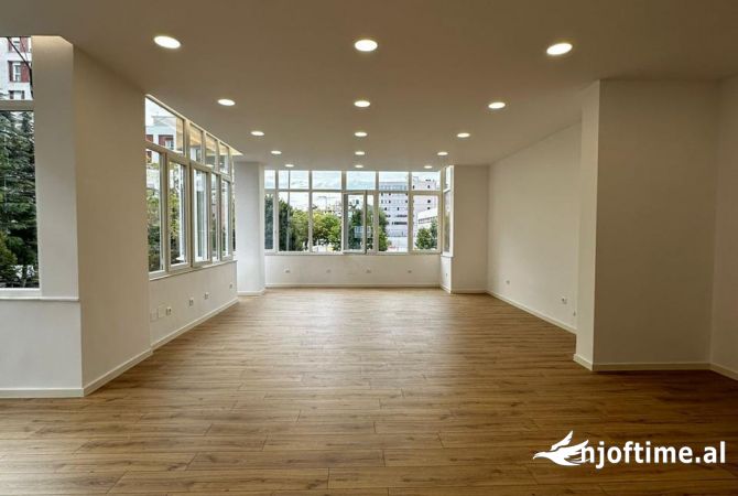 Business Property in Sale 1+1 in Tirana - 230,000 Euro