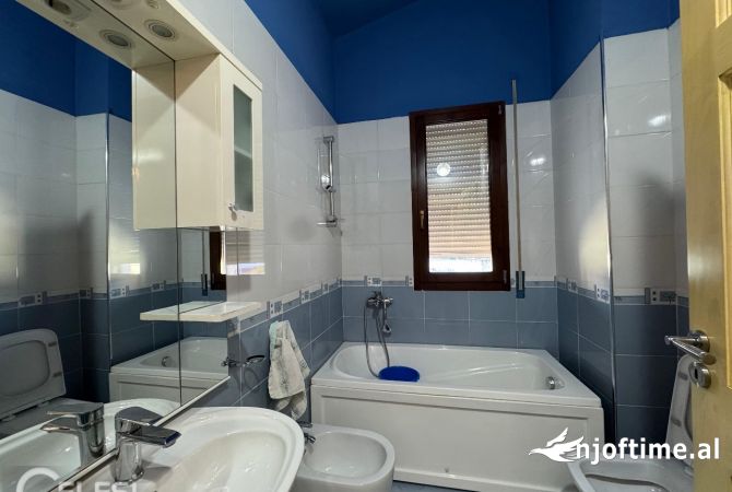 Shtepi me qera Apartament ne Tirane, 2+1, Mobilimi E mobiluar, Pagesa 800  Euro.