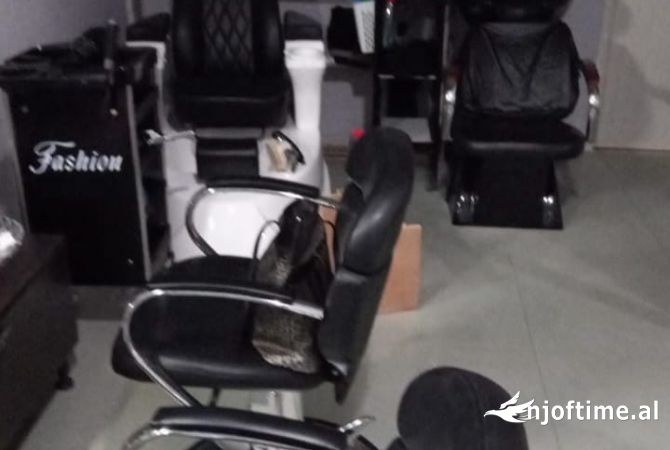 Ambient biznesi me qera 3+1 ne Tirane - 500 Euro